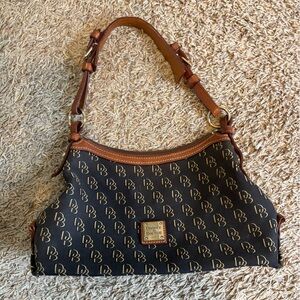 Vintage Dooney and bourke shoulder bag
